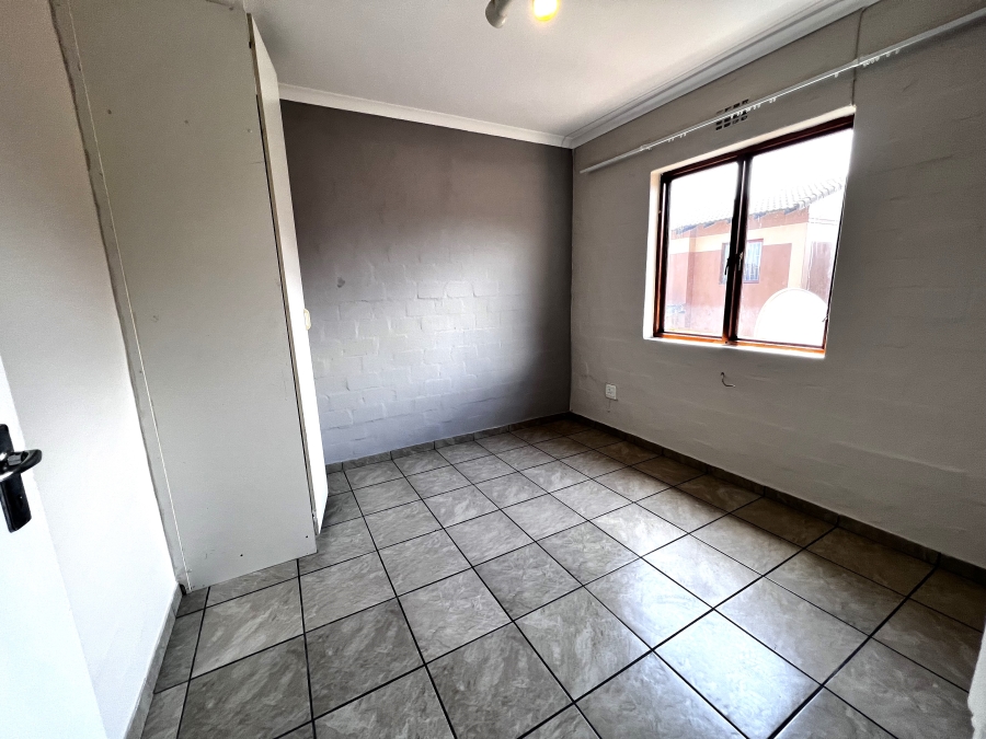 To Let 2 Bedroom Property for Rent in Parklands Western Cape
